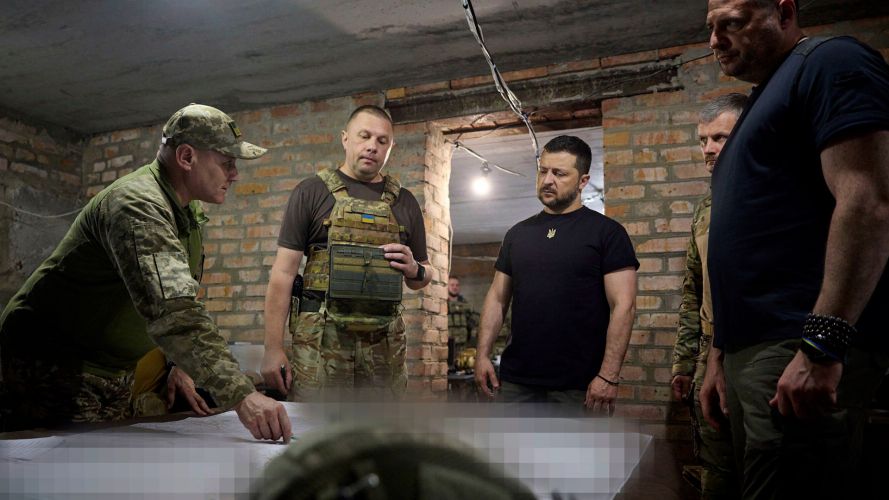 resident Volodymyr Zelenskyj visits on 15.08. 2023 troops on the front in the Zaporizhia region