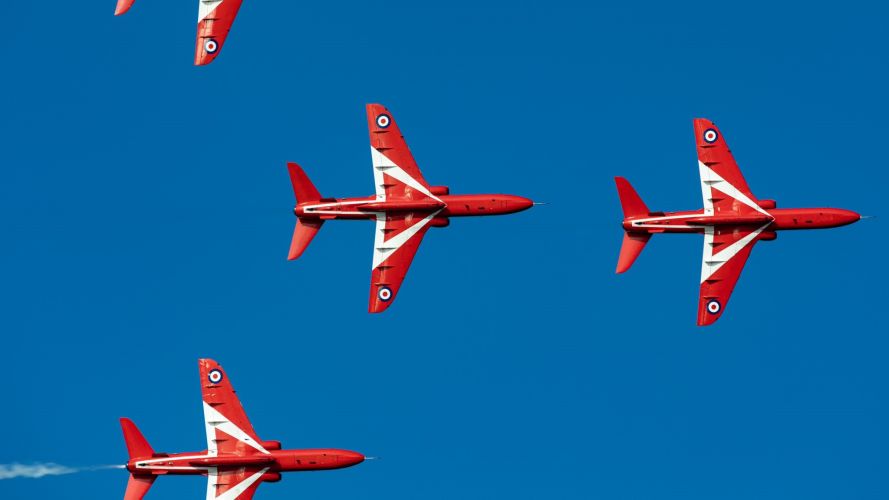 Red Arrows display in Abu Dhabi