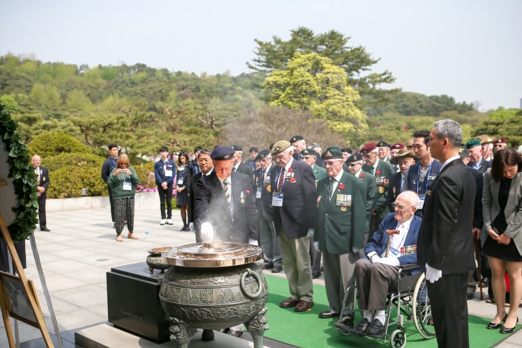Korea Revisit Incense Ceremony Seoul National Cemetery