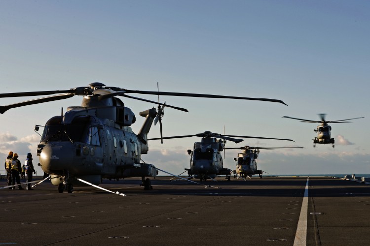 FIRST NAVAL AIR SQUADRON EMBARKS IN ROYAL NAVY’S NEW AIRCRAFT CARRIER HMS QUEEN ELIZABETH