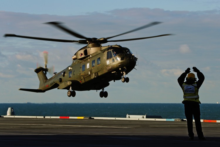 FIRST NAVAL AIR SQUADRON EMBARKS IN ROYAL NAVY’S NEW AIRCRAFT CARRIER HMS QUEEN ELIZABETH