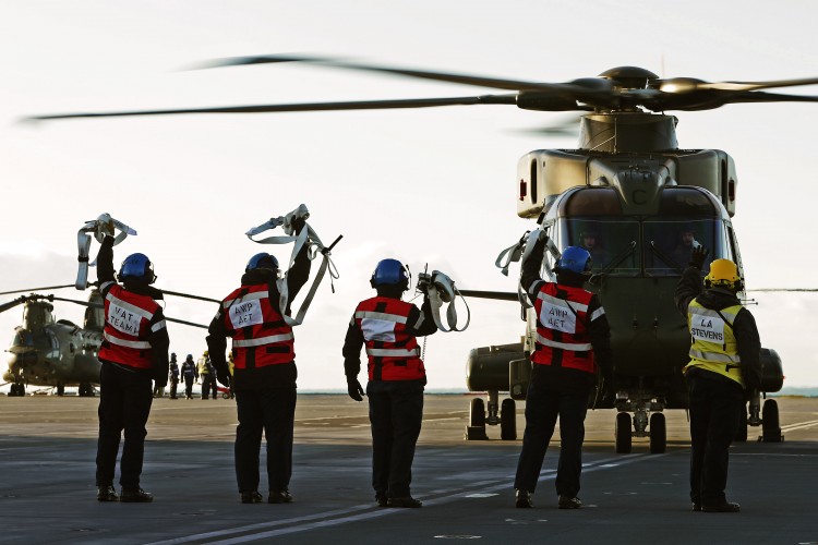 FIRST NAVAL AIR SQUADRON EMBARKS IN ROYAL NAVY’S NEW AIRCRAFT CARRIER HMS QUEEN ELIZABETH