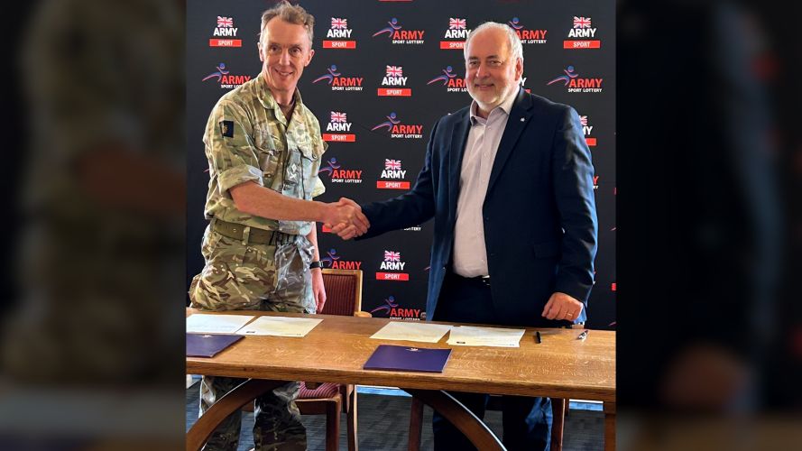 Chair of Army Sport Major General James Senior (left) and Vice Chancellor of Loughborough University Professor Nick Jennings (right) signs the new memorandum of understanding, formalising their new relationship