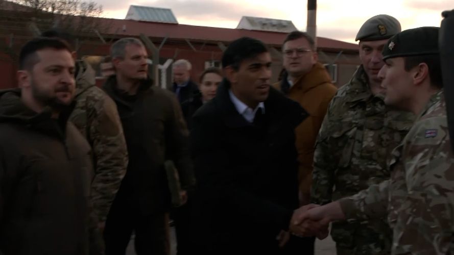 Prime Minister Rishi Sunak and President of Ukraine Volodymyr Zelensky meeting Ukrainian troops training in the uK 08022023 CREDIT POOL