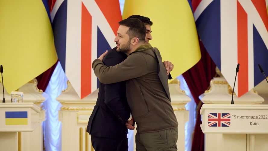 Prime Minister Rishi Sunak and President of Ukraine Zelenskyy embrace 19112022 CREDIT UKRAINE GOV,NO 10 DOWNING STREET, FLICKR.jpg