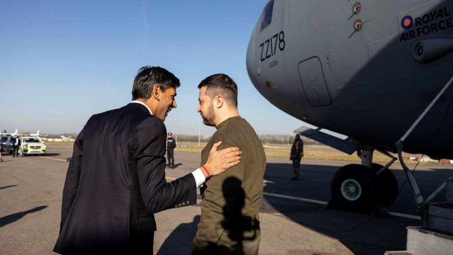 Prime Minister Rishi Sunak greets Volodymyr Zelensky who arrived in the C-17 Globemaster III 08022023 CREDIT No 10 Downing Street Flickr.jpg