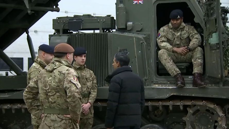 Prime Minister Sunak was given a tour of the Tapa base in Estonia 20122022 CREDIT POOL