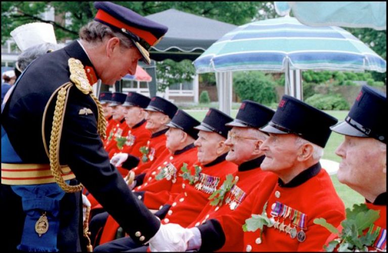 Prince Charles meets Chelsea Pensioners during Founders Day at the Royal Hospital in June 1999 (PICTURE: MOD).