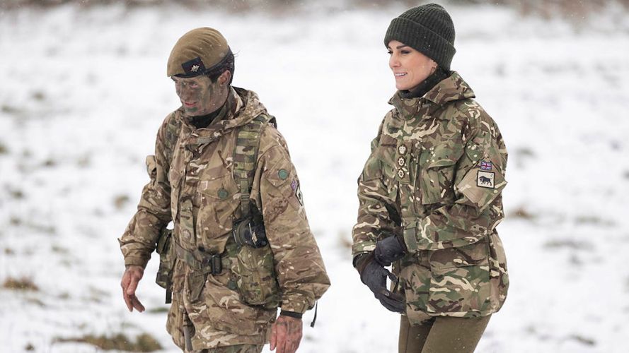 The Princess of Wales meets the officers and soldiers of the Irish Guards (Picture: MOD Copyright. Sgt Donald Todd).