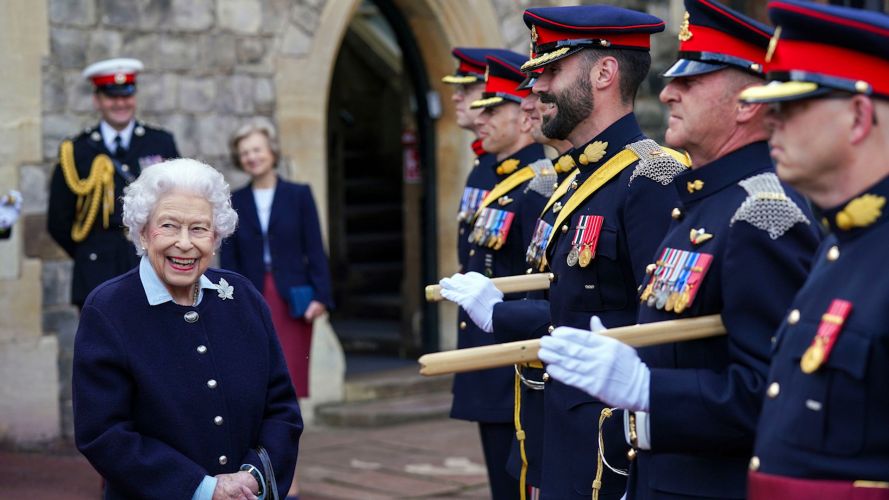 The Queen marked a Canadian military milestone by meeting troops of the Royal Regiment of Canadian Artillery at Windsor Castle (Picture: PA/Alamy). Queen Elizabeth II meets members of the Royal Regiment of Canadian Artillery at Windsor Castle 061021 CREDIT PA ALAMY.jpg