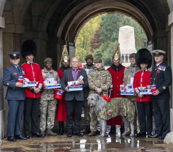 	RBL supporter Ross Kemp joined personnel from The Life Guards of The Household Cavalry Regiment and the Scots and Irish Guards to open London Poppy Day appeal