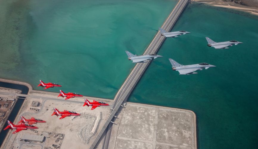 Red_Arrows_1.jpg