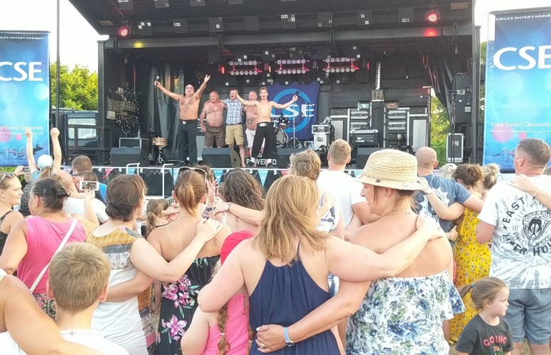 Stavros Flatley & Crowd at RAF Marham's Friends & Families Day Concert 2018