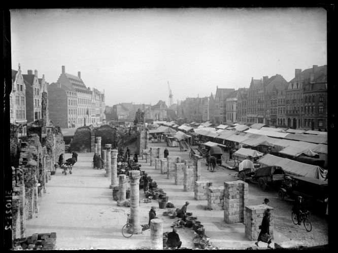photo showing a market in the town of Ypres after World War 1