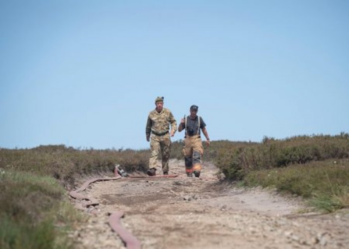 Army battle a wildfire on Saddleworth Moor