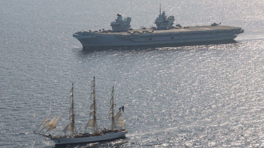 Shabab Oman II and HMS Queen Elizabeth side-by-side in Oman 31102021 Credit HMSQE Twitter.jpeg 