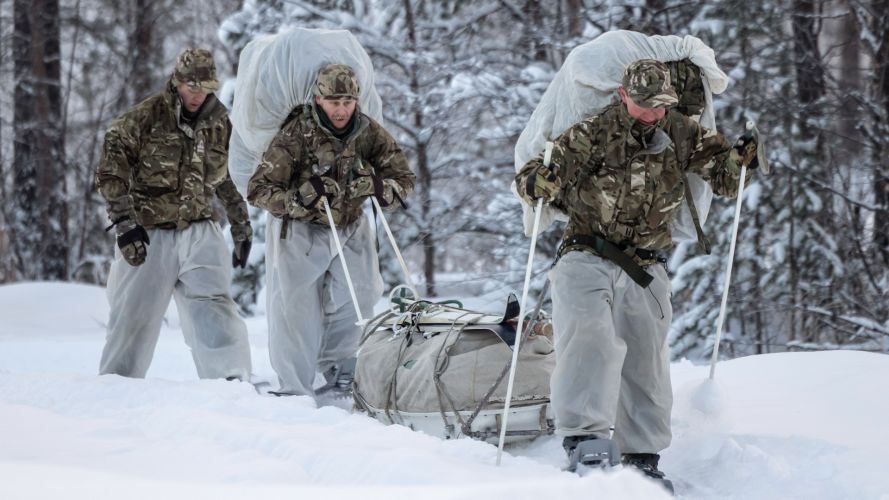 Students from Cold Weather Aviation Operators Course Commando Helicopter Force Royal Norwegian Airforce Base (RNoAF) Bardufoss 160124 CREDIT MOD