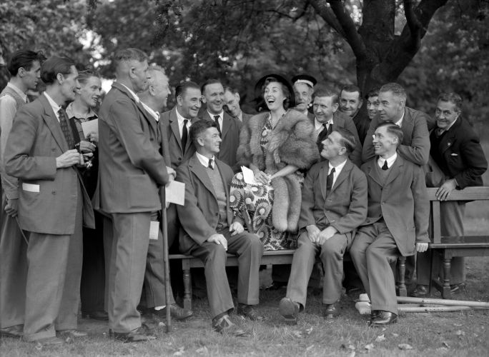 Vera Lynn with veterans