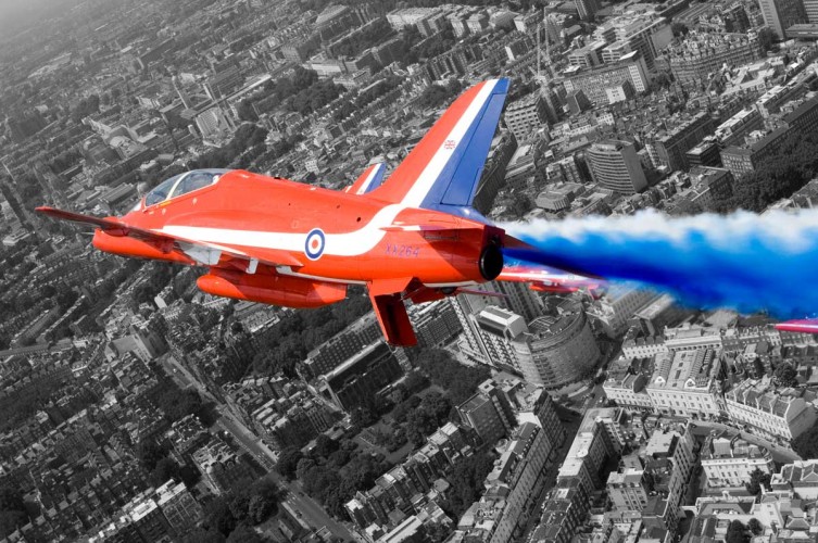A Hawk T1A from the Red Arrows roars over London during a flypast for the Queen's 80th Birthday in 2006.

Photo Crown Copyright 2006