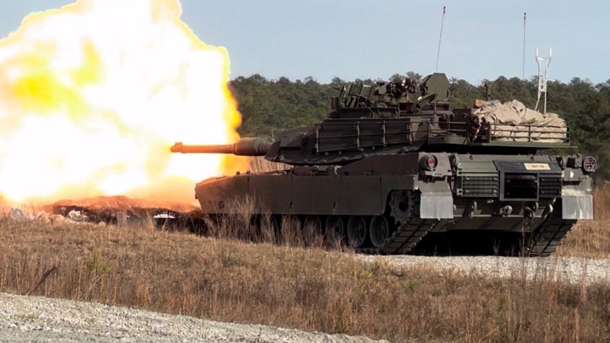 Jay Tenison firing the Abrams Main Battle Tank as his last wish to ‘feel the thunder of doom’ one last time (Picture: Courtesy Picture). 