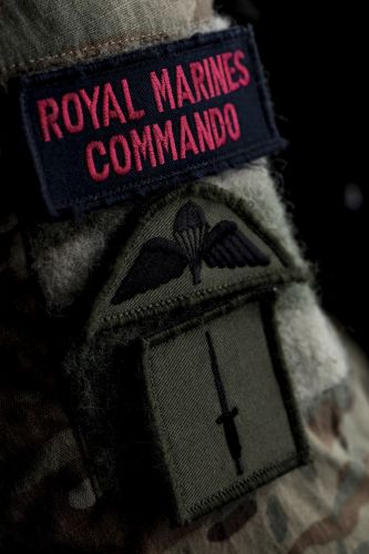 new_patch_of_3_commando_brigade_royal_marines_features_fairbairn-sykes_fighting_knife._new_royal_marines_commando_uniform_autumn_2020_260620_credit_mod.jp