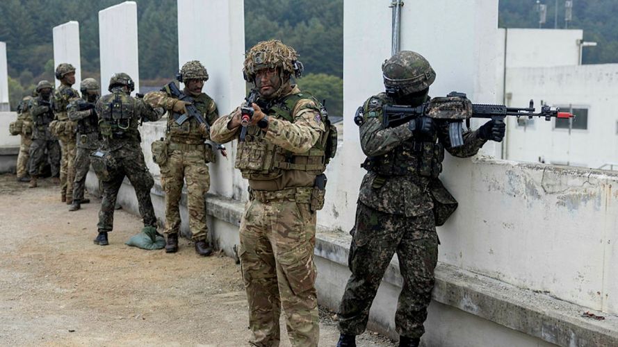Soldiers from C Company, the 1st Battalion Scots Guards and the Republic of Korean Army watching over their Arcs during the defensive phase of Exercise IMJIN WARRIOR (Picture: MOD),