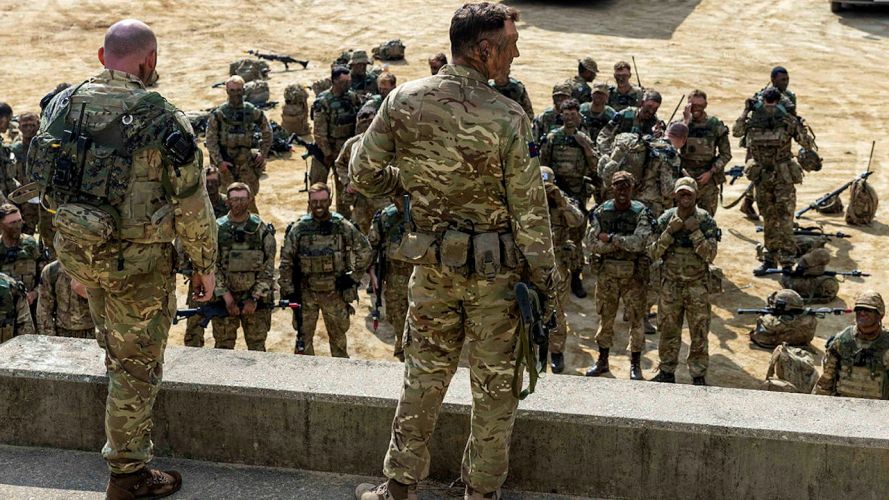 The Officer Commanding, Major Matt Teasdale talking to his soldiers prior to deploying onto the training area to commence the Offensive Phase of Exercise IMJIN WARRIOR (Picture: MOD).