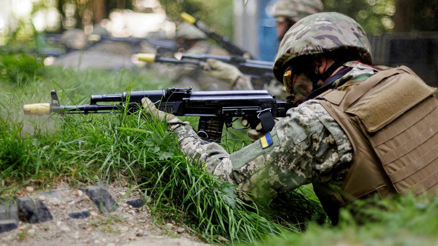 Anonymous Ukrainian soldiers taking part in an exercise during the visit by his Royal Highness Prince Edward (Picture: MOD Crown Copyright). 