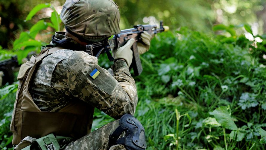 Anonymous Ukrainian soldier training for battle with British soldiers on Operation Interflex (Picture: MOD Crown Copyright).