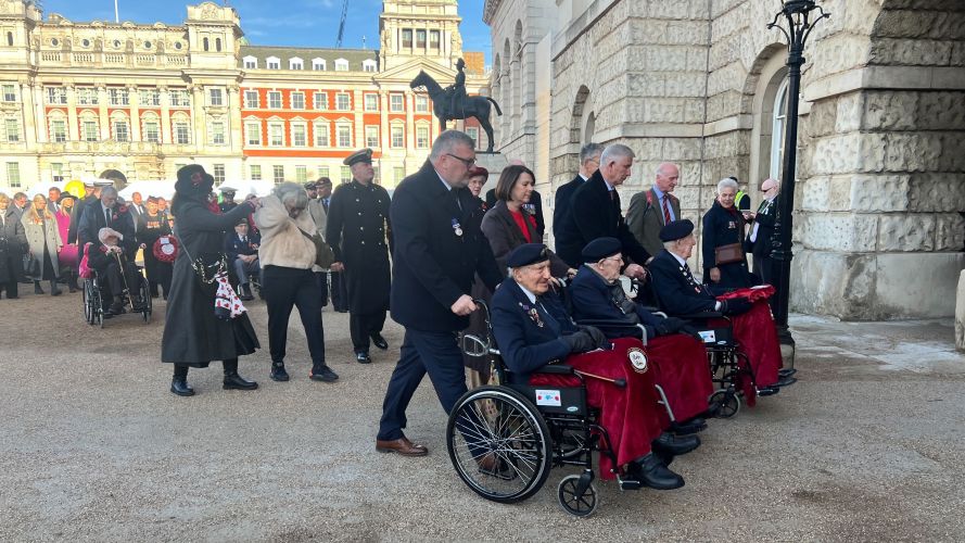 Veterans and servving personnel set off for the Remembrnce march from Horse Guards to Whitehall