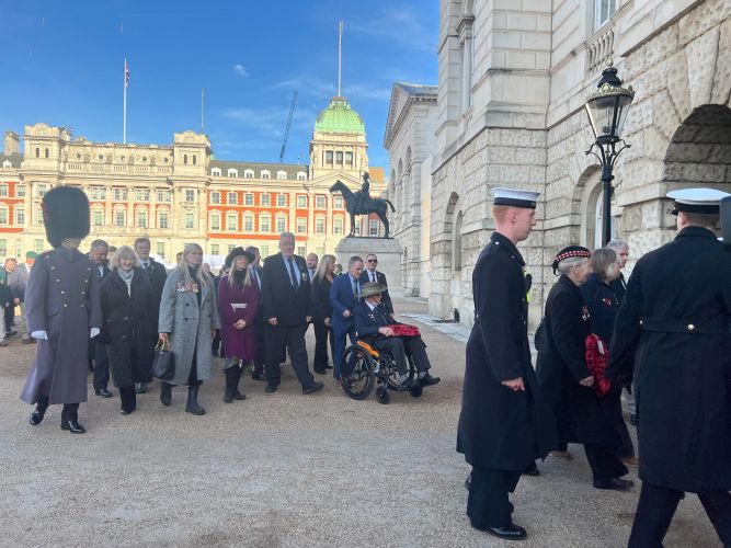 Veterans and servving personnel set off for the Remembrnce march from Horse Guards to Whitehall