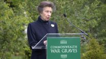 Princess Anne at CWGC unveiling cred CWGC