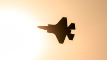 Japanese F-35 Lightning performs over Mindil Beach