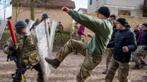 2 Para Riot Training