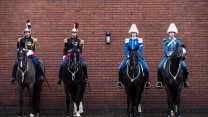 Queen's Cavalry inspection 