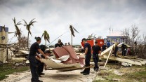 Members of HMS Ocean on Carribean relief