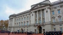 Changing of the Guard outside Buckingham Palace (Picture: Royal Navy).