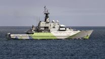HMS Severn leaves Falmouth with Western Approaches paintwork 190821 CREDIT BOB SHARPLES