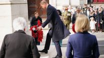 IMAGE ID 2J5P8K2 Prince William lays a wreath at the Cenotaph at ceremony commemorating Anzac Day 250422 CREDIT PA Images, Alamy Stock Photo.jpg