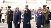 IMAGE ID 2J5P93J George Brandis, Prince William and Bede Corry during wreath laying ceremony commemorating Anzac Day at London's Cenotaph 250422 CREDIT PA Images, Alamy Stock Photo.jpg