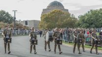 Image ID 2J5NWBC People attend an event marking the Anzac Day in Canberra, Australia 25042022 CREDIT Chu Chen,Xinhua,Alamy Live News.jpg