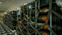 Image ID 2P09WRD Pallets of ammunition, bound for Ukraine from US 23012023 CREDIT Alamy EXP 23112024
