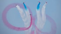 Infinity Break, Red1 prepares to smoke Red and create infinity sign before breaking blue smoke 17052022 CREDIT MOD Crown.jpg