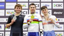 Jaco Van Gass centre wins gold at paracycling track world championships