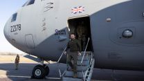 Prime Minister Rishi Sunak greets Volodymyr Zelensky who arrives in the C-17 Globemaster III 08022023 CREDIT No 10 Downing Street Flickr