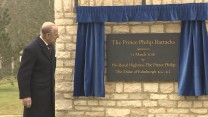 Prince Philip unveils a plaque in his honour at MPD Lyneham, March 2016.