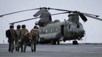 RAF CH-47 chinook embarked onboard on HMS Prince of Wales deck landing milestone 31012022 CREDIT NAVY MOD.jpg