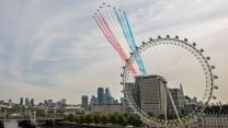 Red Arrows flypast over London on VE Day 75th anniversary (Picture: MOD).