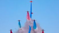 Red Arrows perform Double Goose, Reds 1-5 inverted V, 6 and 7 fly through the formation to create the neck of the Goose 19052022 CREDIT MOD Crown Copyright.jpg