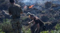 Army battle a wildfire on Saddleworth Moor